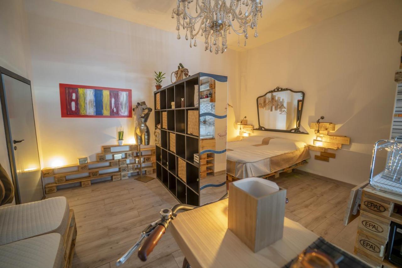 La Casa Della Moda Montescaglioso Luaran gambar